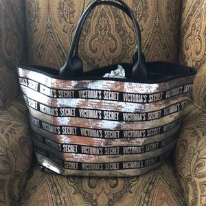 Victoria Secret Bling Zip Close Tote w/wristlet